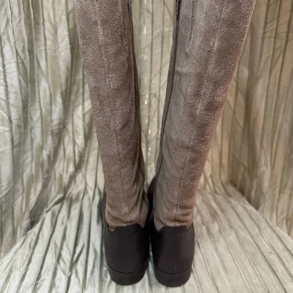 Lauren Ralph Lauren Riding Boots, Size 7 - Picture 3 of 8